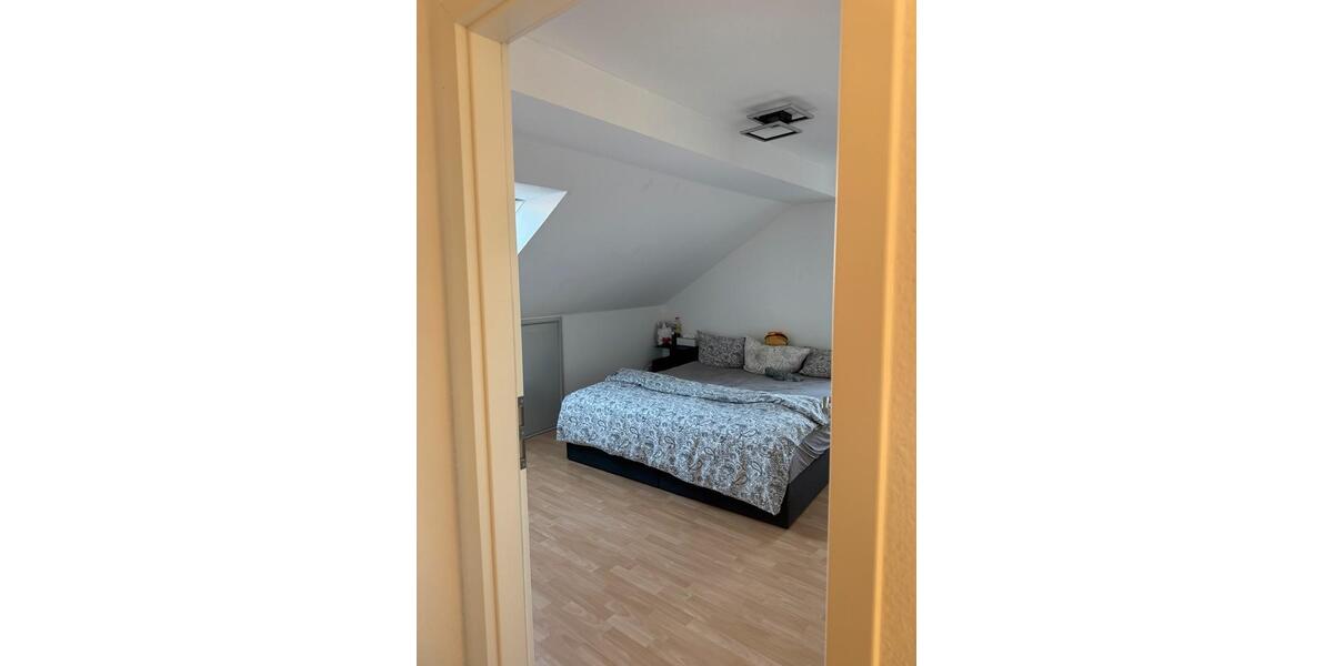 Dachgeschoßwohnung Schmölln - 4 Zimmer, 69 m&sup2;, 430&euro; | Angebot:25641959