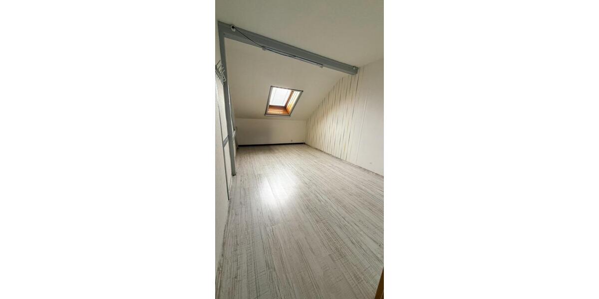 Maisonettenwohnung Crimmitschau - 3 Zimmer, 122 m&sup2;, 960&euro; | Angebot:25307850