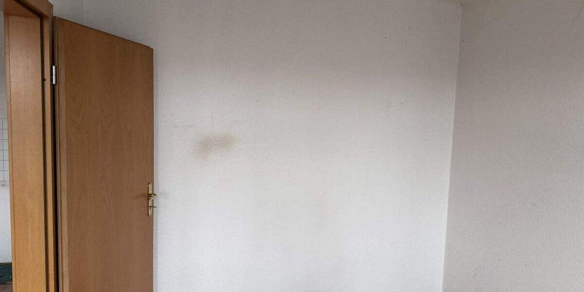 Etagenwohnung Zwickau Pölbitz - 2 Zimmer, 32 m&sup2;, 200&euro; | Angebot:25707541