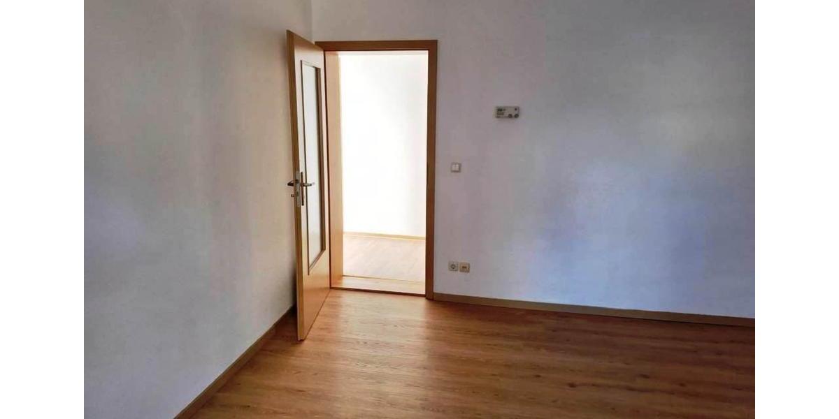 Etagenwohnung Stollberg (Erzgebirge) - 2 Zimmer, 61 m&sup2;, 310&euro; | Angebot:25359831