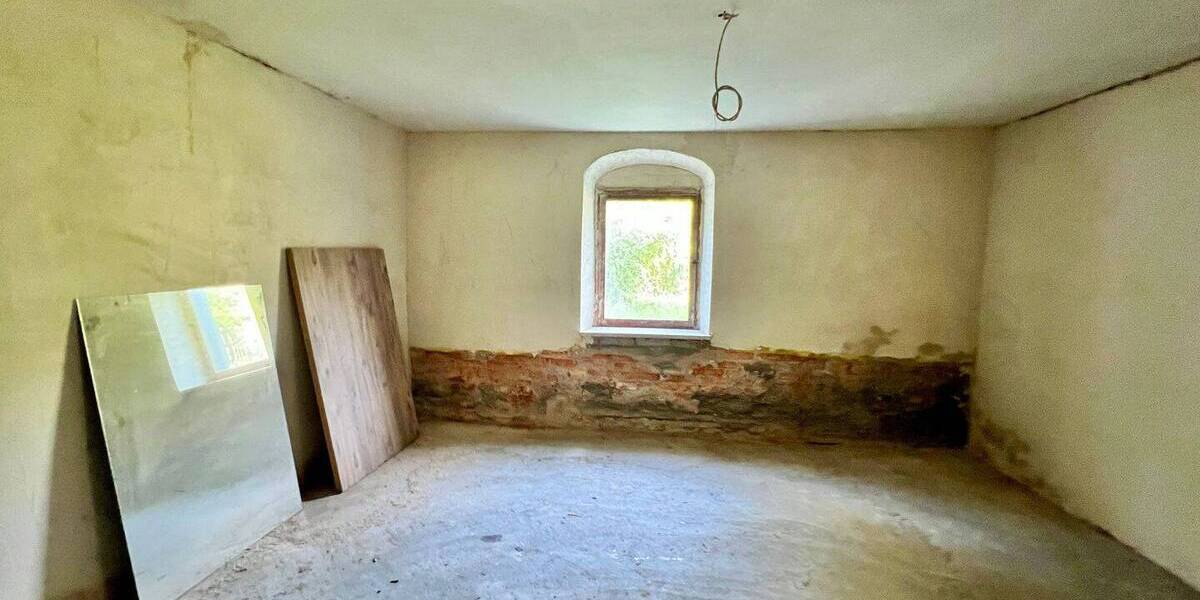 Mehrfamilienhaus, Wohnhaus Lengenfeld - 4 Zimmer, 150 m&sup2;, 85.000&euro; | Angebot:25708235