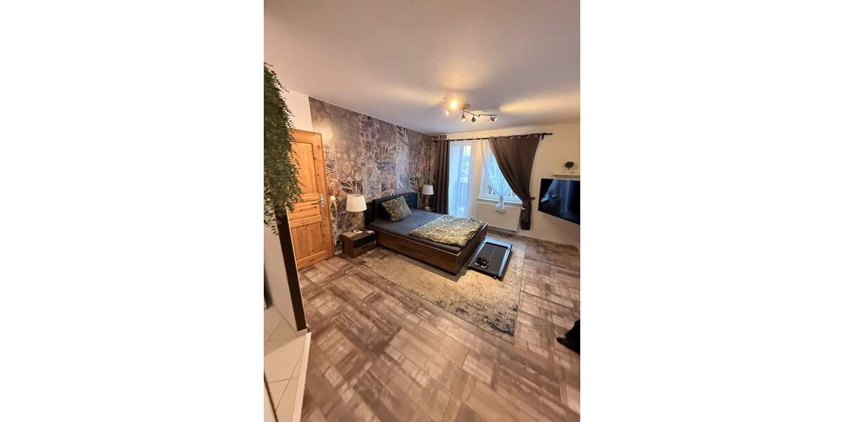 Mehrfamilienhaus, Wohnhaus Hohndorf - 9 Zimmer, 240 m&sup2;, 179.900&euro; | Angebot:25734795