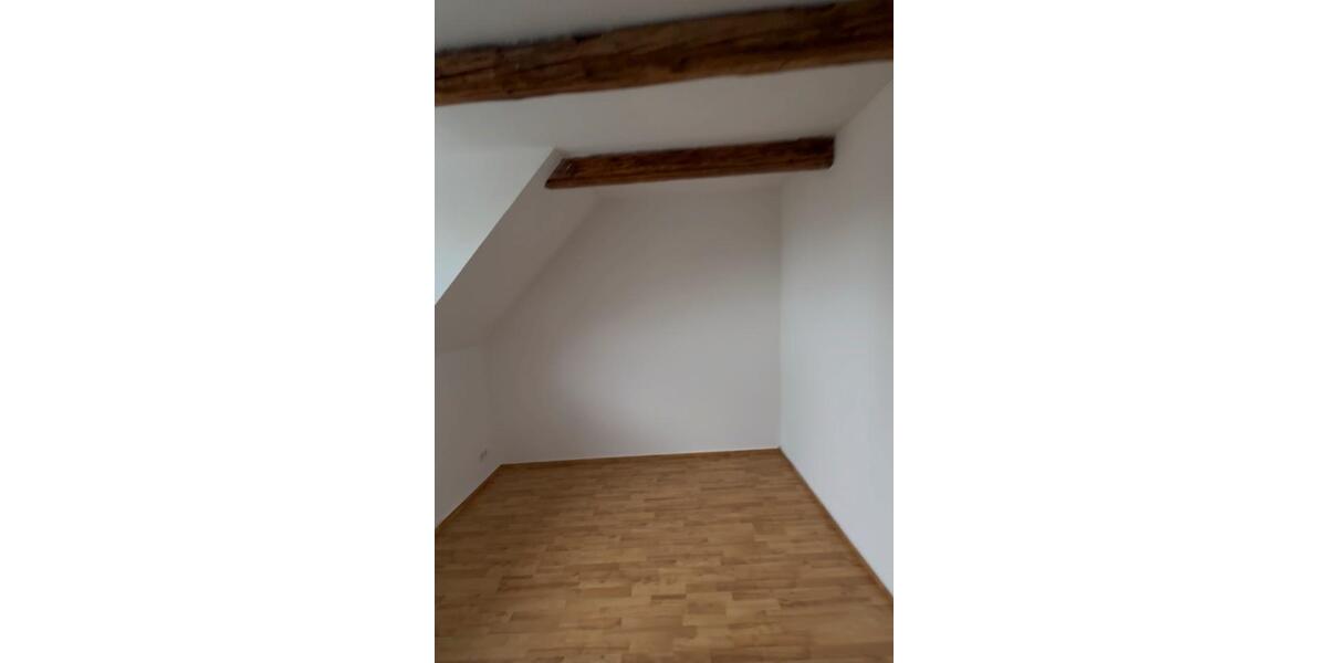 Dachgeschoßwohnung Limbach-Oberfrohna Oberfrohna - 2 Zimmer, 38 m&sup2;, 334&euro; | Angebot:25751816