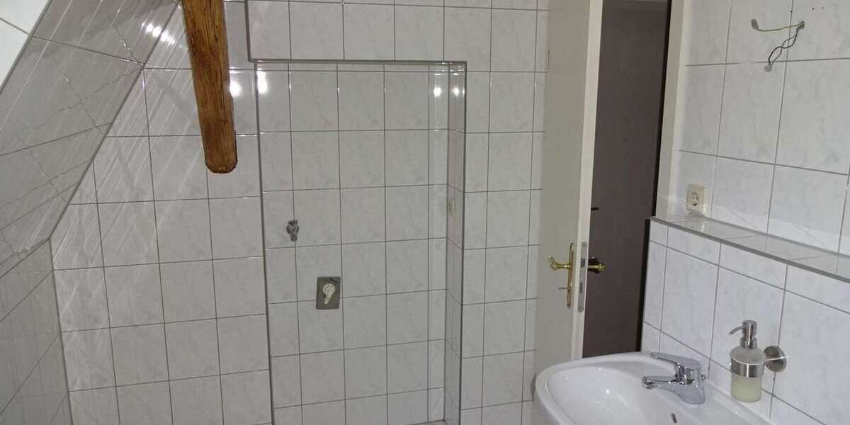 Etagenwohnung Zwickau Innenstadt - 2 Zimmer, 62 m&sup2;, 59.000&euro; | Angebot:25707460