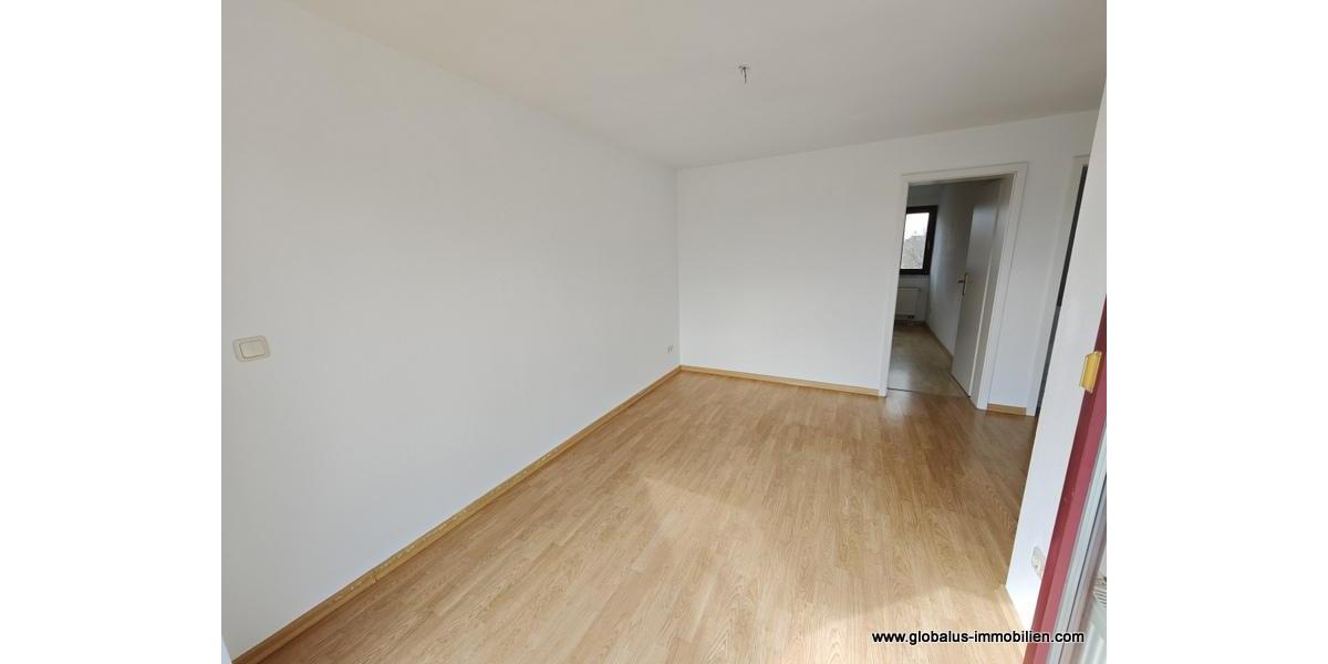 Dachgeschoßwohnung Zwickau - 2 Zimmer, 39 m&sup2;, 275&euro; | Angebot:25871106