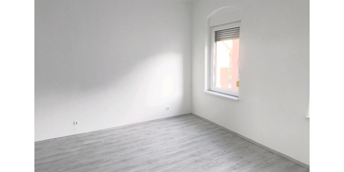 Etagenwohnung Zwickau Neuplanitz - 5 Zimmer, 100 m&sup2;, 650&euro; | Angebot:26293191