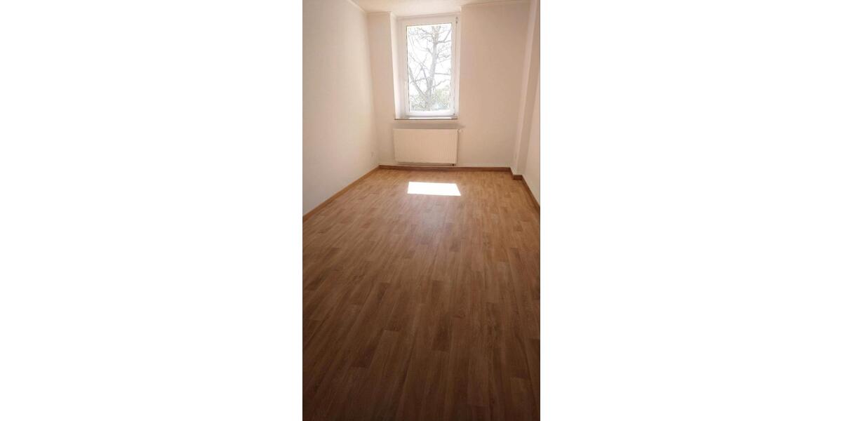 Hochparterre Meerane - 3 Zimmer, 71 m&sup2;, 454&euro; | Angebot:25542141