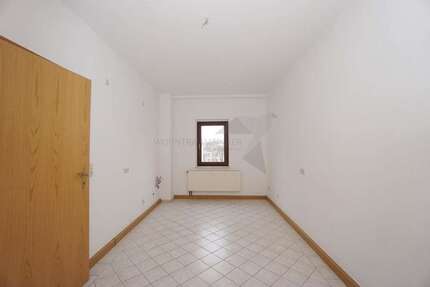 Wohnung Zwickau Mitte-West - 3 Zimmer, 90 m&sup2;, 499&euro; | Angebot:25197850