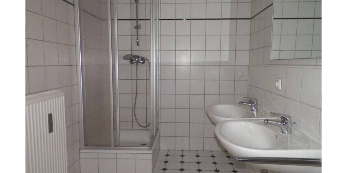 Etagenwohnung Zwickau-Innenstadt Innenstadt - 3 Zimmer, 102 m&sup2;, 650&euro; | Angebot:25797459