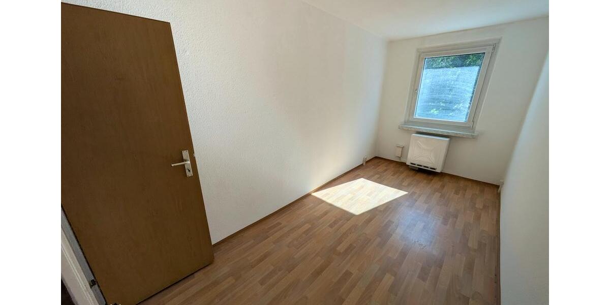 Etagenwohnung Limbach-Oberfrohna Oberfrohna - 3 Zimmer, 58 m&sup2;, 377&euro; | Angebot:25945631