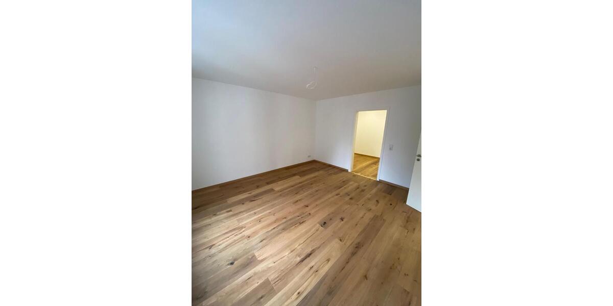 Etagenwohnung Limbach-Oberfrohna Oberfrohna - 3.5 Zimmer, 129 m&sup2;, 990&euro; | Angebot:25833887