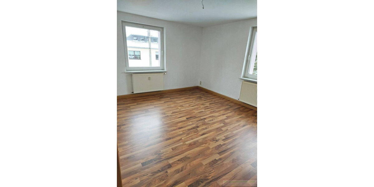 Etagenwohnung Oberlungwitz - 2 Zimmer, 55 m&sup2;, 260&euro; | Angebot:25984606