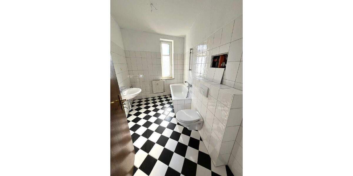 Etagenwohnung Crimmitschau - 2 Zimmer, 65 m&sup2;, 360&euro; | Angebot:25738188