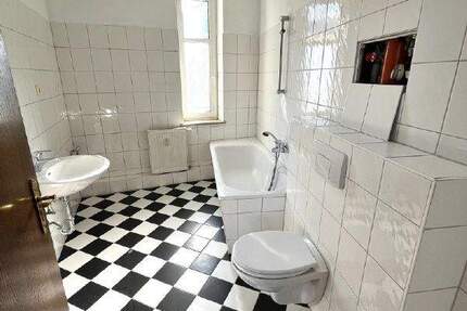 Wohnung Crimmitschau - 2 Zimmer, 65 m&sup2;, 360&euro; | Angebot:25738188