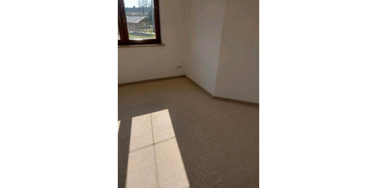 Erdgeschoßwohnung Greiz - 2 Zimmer, 45 m&sup2;, 390&euro; | Angebot:25858370