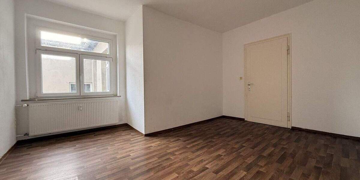 Etagenwohnung Zwickau Innenstadt - 5 Zimmer, 115 m&sup2;, 550&euro; | Angebot:25734804
