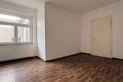 Wohnung Zwickau Innenstadt - 5 Zimmer, 115 m&sup2;, 550&euro; | Angebot:25734804