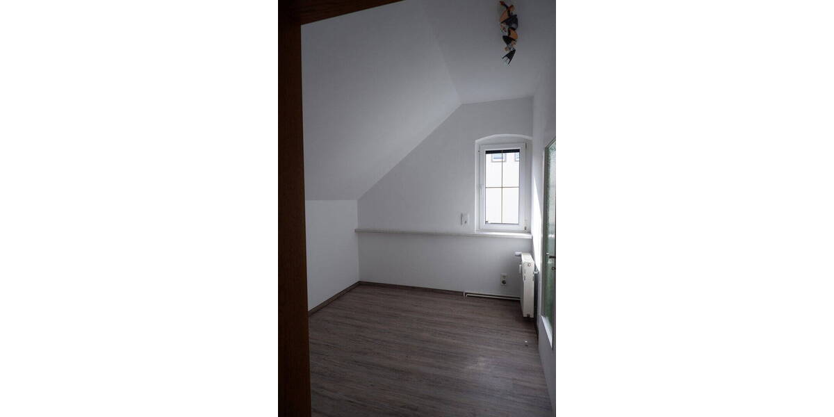 Etagenwohnung Wilkau-Haßlau Haßlau - 4 Zimmer, 105 m&sup2;, 830&euro; | Angebot:25897497