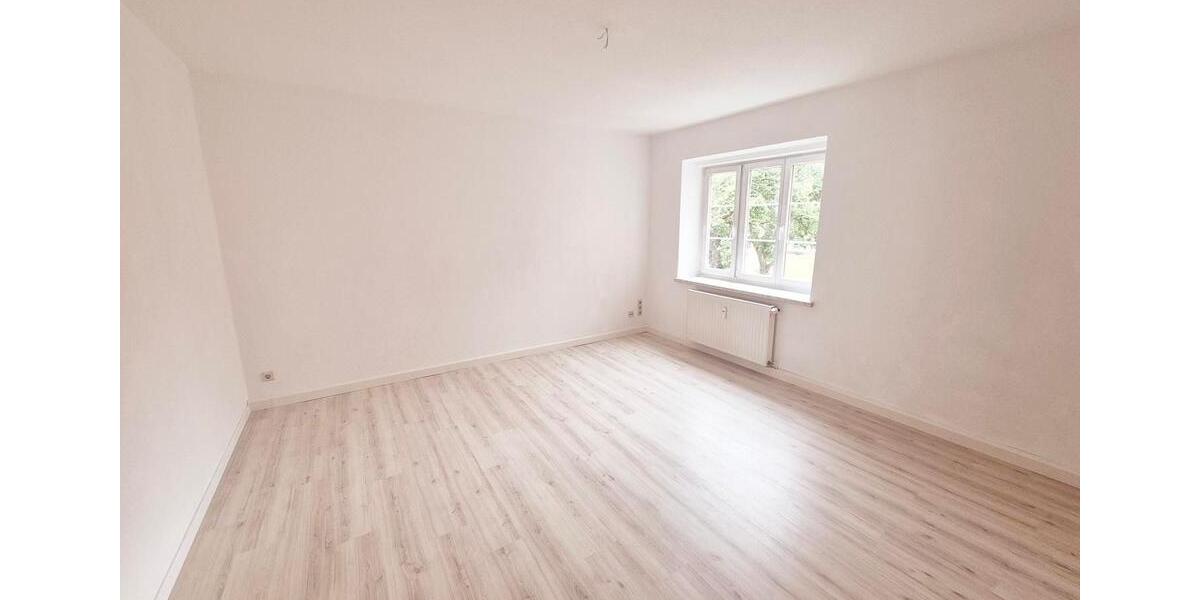 Etagenwohnung Glauchau - 2 Zimmer, 64 m&sup2;, 375&euro; | Angebot:24769783