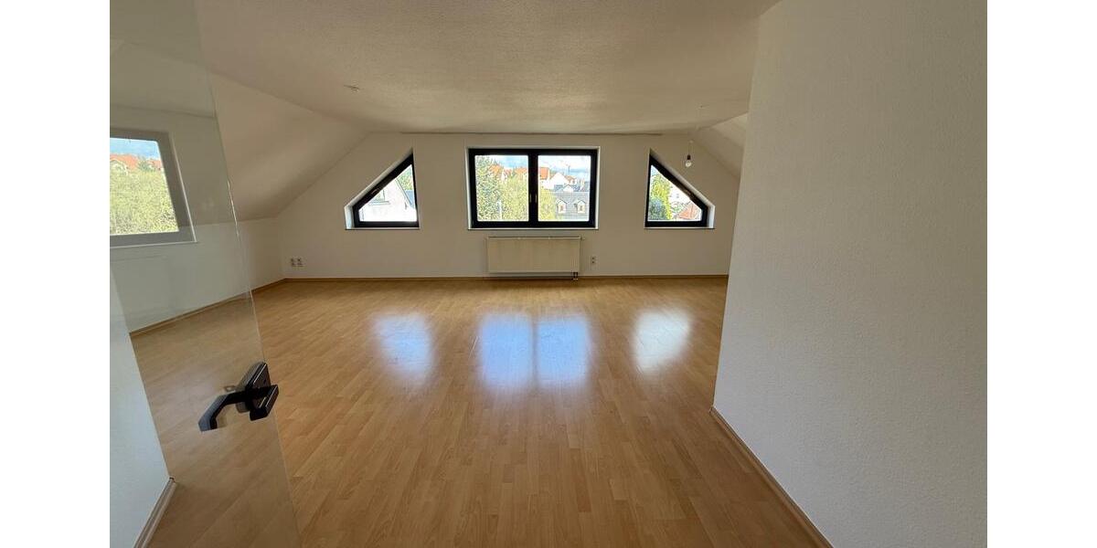 Dachgeschoßwohnung Zwickau Zwickau-Nord - 3 Zimmer, 99 m&sup2;, 620&euro; | Angebot:25753769