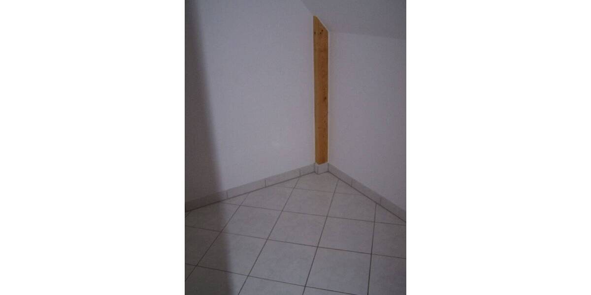 Etagenwohnung Zwickau Innenstadt - 3 Zimmer, 88 m&sup2;, 550&euro; | Angebot:25670162