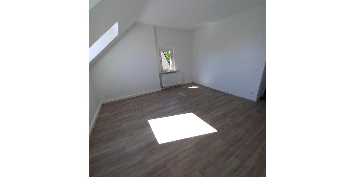 Dachgeschoßwohnung Zwickau Zwickau-West - 3 Zimmer, 62 m&sup2;, 340&euro; | Angebot:20618659