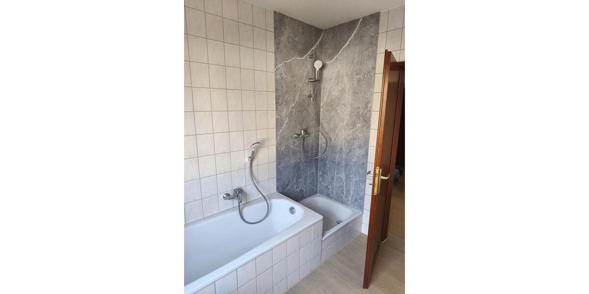 Etagenwohnung Glauchau - 2 Zimmer, 64 m&sup2;, 380&euro; | Angebot:24493210