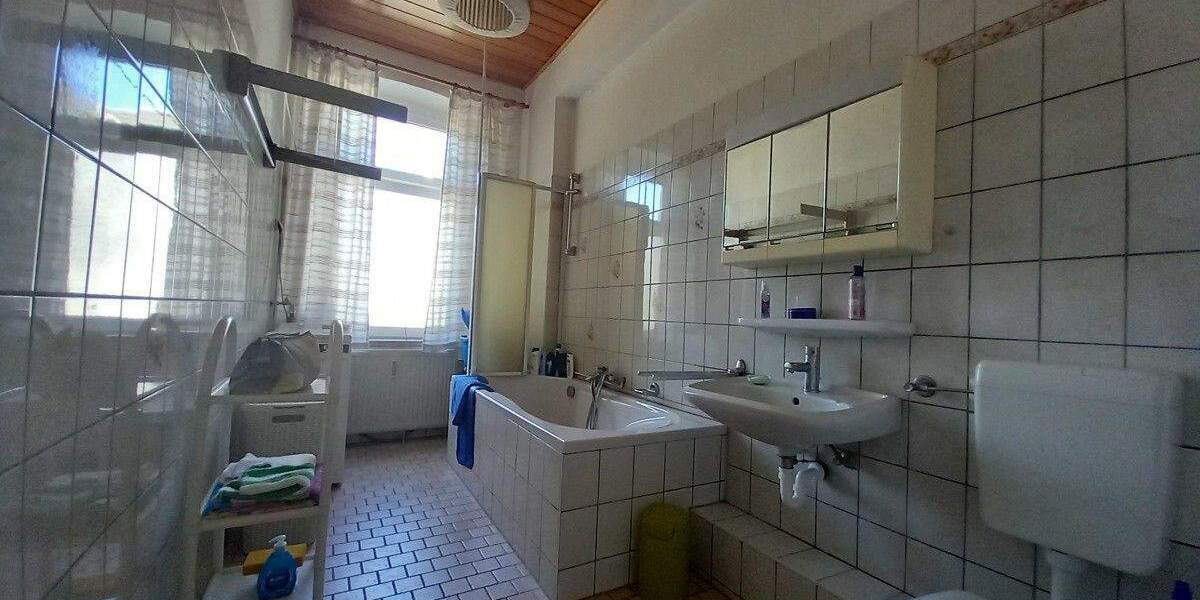 Mehrfamilienhaus, Wohnhaus Crimmitschau - 9 Zimmer, 185 m&sup2;, 69.000&euro; | Angebot:25678130