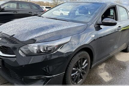 Kia ceed / Ceed 41.755 km 15.899 &euro; Oberlungwitz 09353