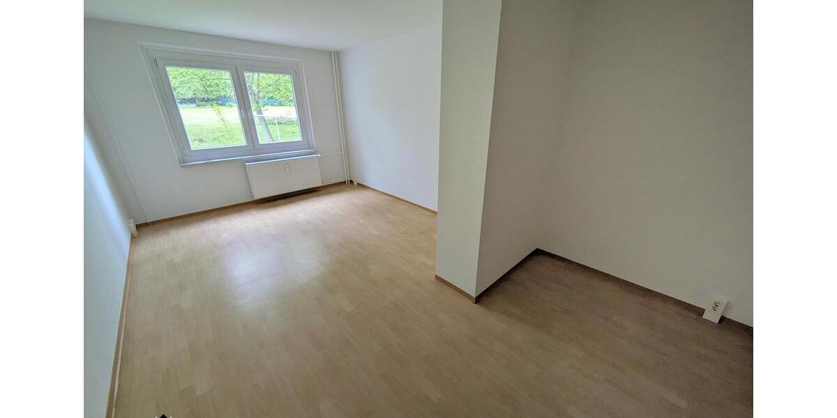 Etagenwohnung Limbach-Oberfrohna Oberfrohna - 3 Zimmer, 82 m&sup2;, 450&euro; | Angebot:25945699