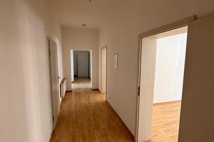 Wohnung Zwickau - 3 Zimmer, 84 m&sup2;, 449&euro; | Angebot:25756491