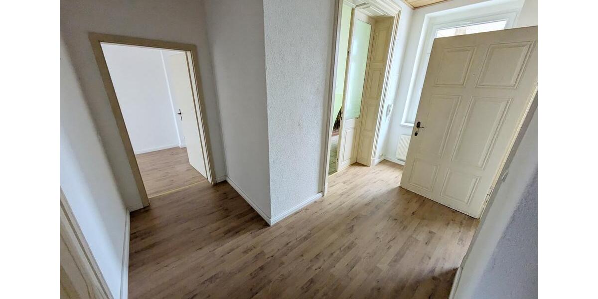Etagenwohnung Meerane - 3 Zimmer, 85 m&sup2;, 400&euro; | Angebot:25945656