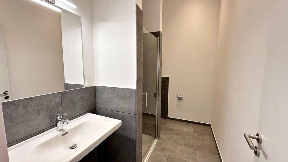 Etagenwohnung Zwickau - 2 Zimmer, 56 m&sup2;, 450&euro; | Angebot:23873168