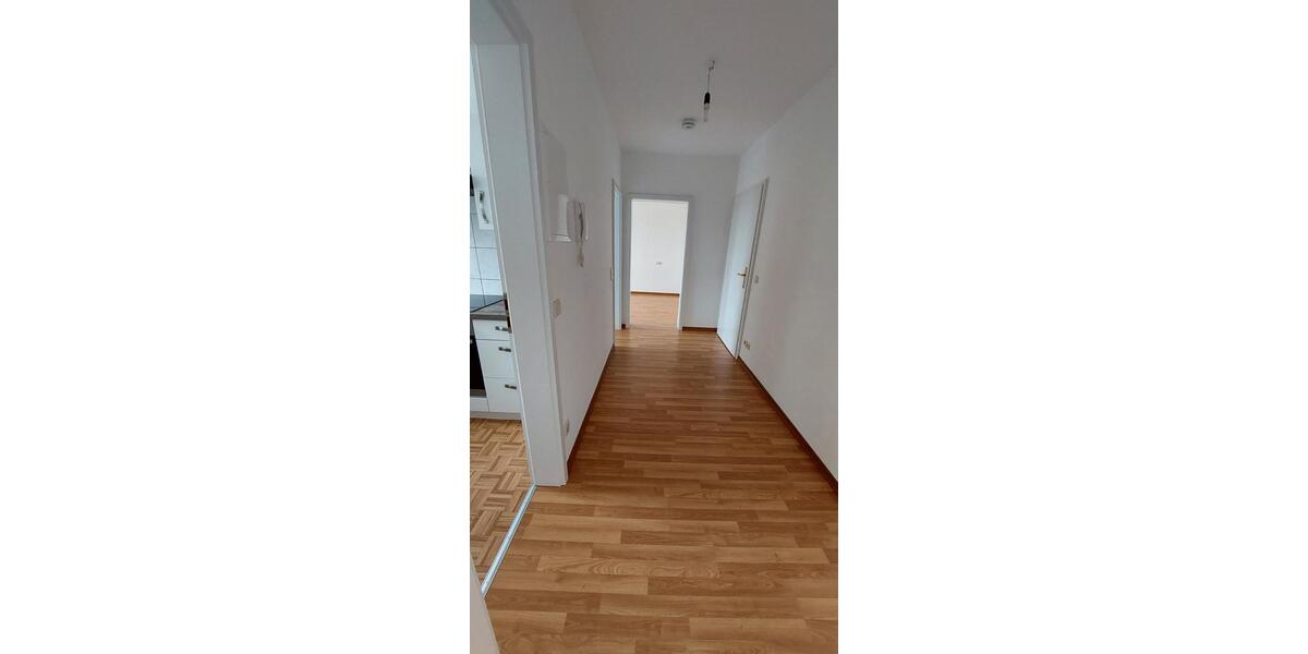 Etagenwohnung Zwickau - 2 Zimmer, 48 m&sup2;, 295&euro; | Angebot:25872493