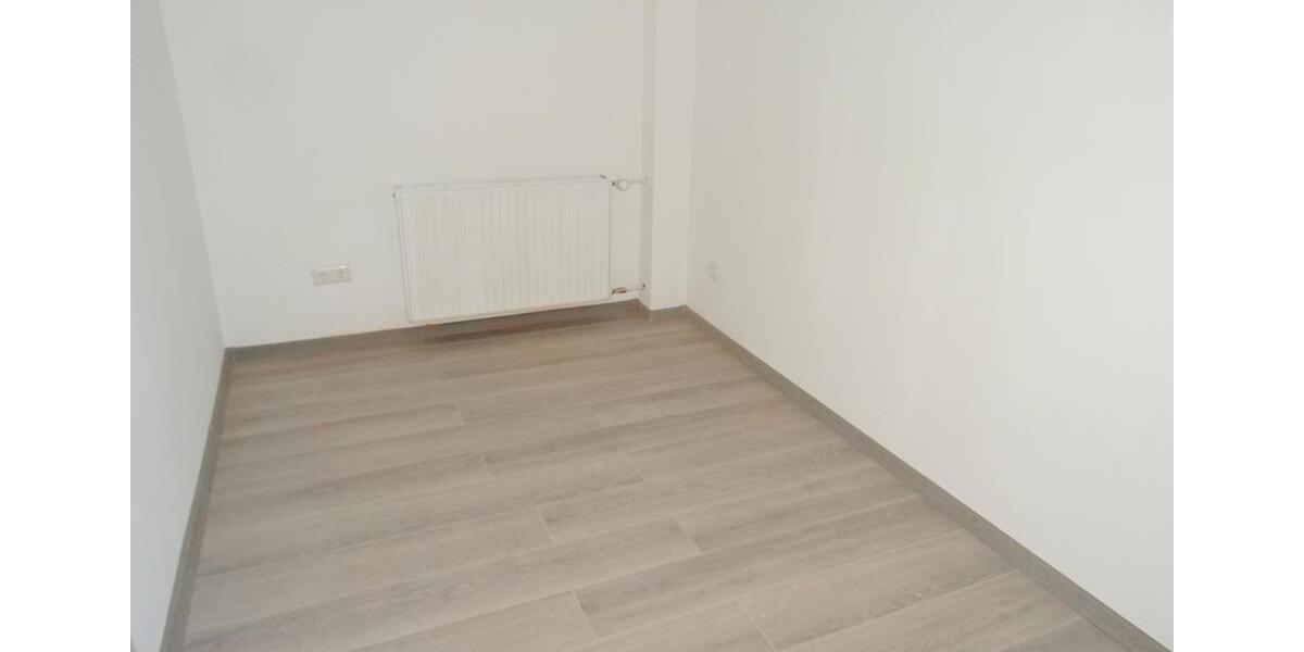 Etagenwohnung Zwickau - 4 Zimmer, 120 m&sup2;, 700&euro; | Angebot:21447983