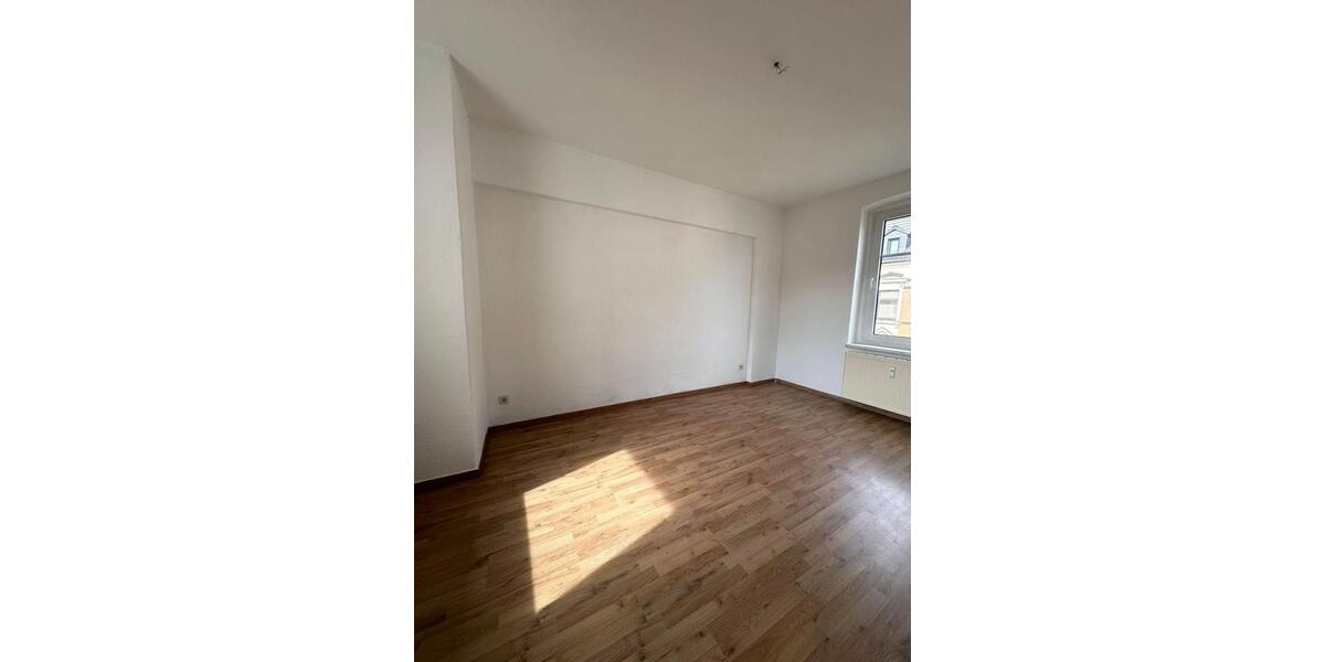 Etagenwohnung Glauchau - 3 Zimmer, 68 m&sup2;, 390&euro; | Angebot:26676976