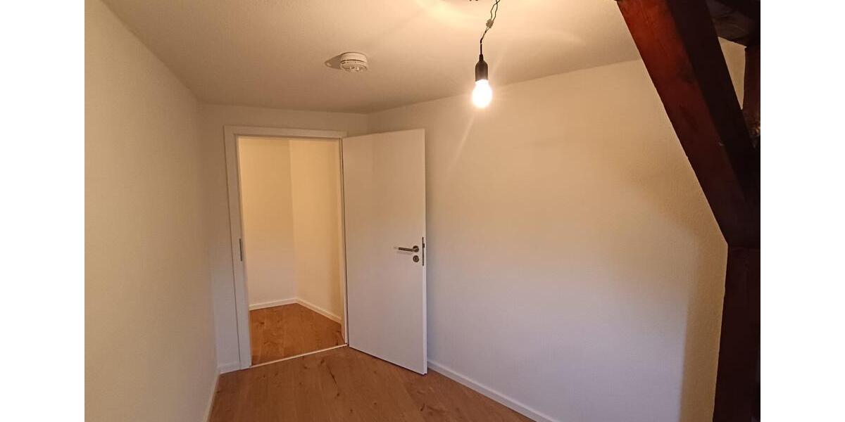 Dachgeschoßwohnung Reichenbach im Vogtland - 3 Zimmer, 74 m&sup2;, 450&euro; | Angebot:25219041