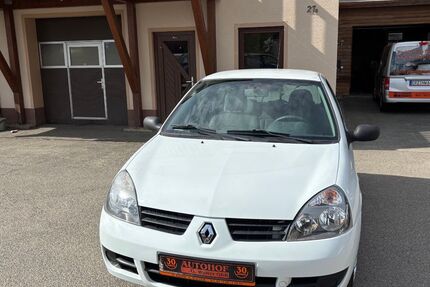 Renault Clio 127.600 km 2.500 &euro; Oelsnitz i.E. 09376