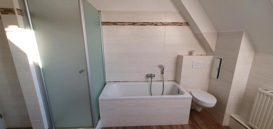 Dachgeschoßwohnung Aue-Bad Schlema Bad Schlema - 2 Zimmer, 63 m&sup2;, 520&euro; | Angebot:25830286