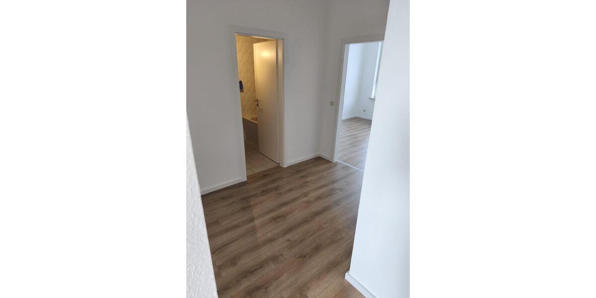 Etagenwohnung Crimmitschau - 3 Zimmer, 78 m&sup2;, 468&euro; | Angebot:24002220