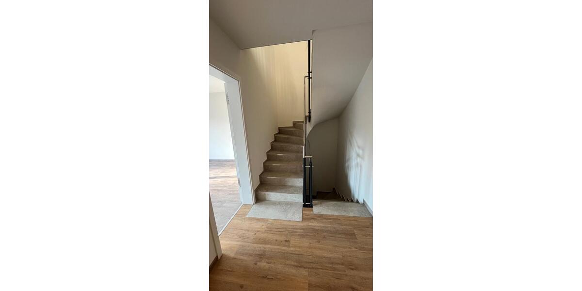 Maisonettenwohnung Werdau - 3 Zimmer, 126 m&sup2;, 1.642&euro; | Angebot:21120128