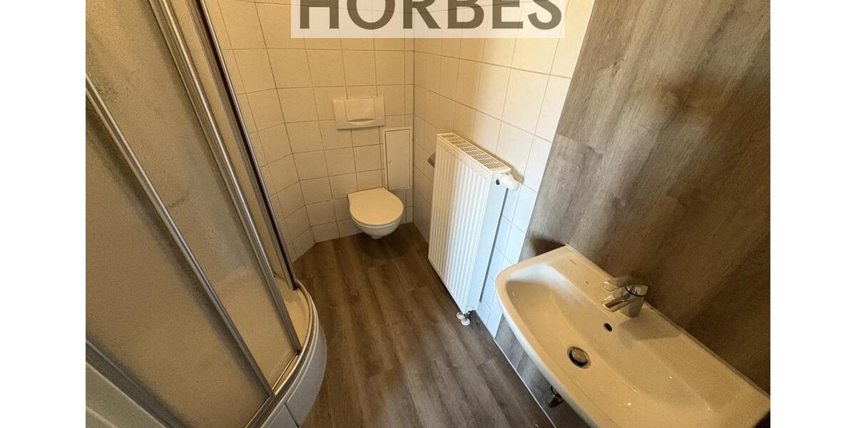 Etagenwohnung Glauchau - 1 Zimmer, 32 m&sup2;, 290&euro; | Angebot:25079476