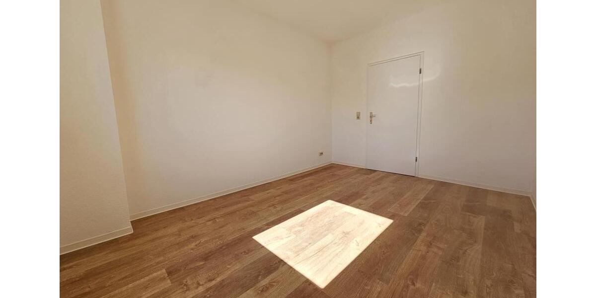 Dachgeschoßwohnung Aue-Bad Schlema Bad Schlema - 4 Zimmer, 70 m&sup2;, 420&euro; | Angebot:26478467