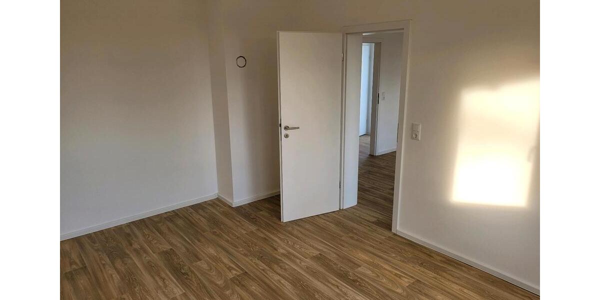 Etagenwohnung Crimmitschau - 2 Zimmer, 50 m&sup2;, 300&euro; | Angebot:24279466