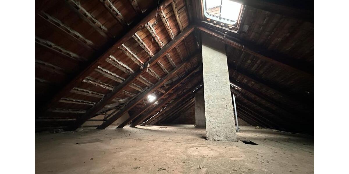 Reihenhaus Crimmitschau - 10 Zimmer, 200 m&sup2;, 25.000&euro; | Angebot:25648685