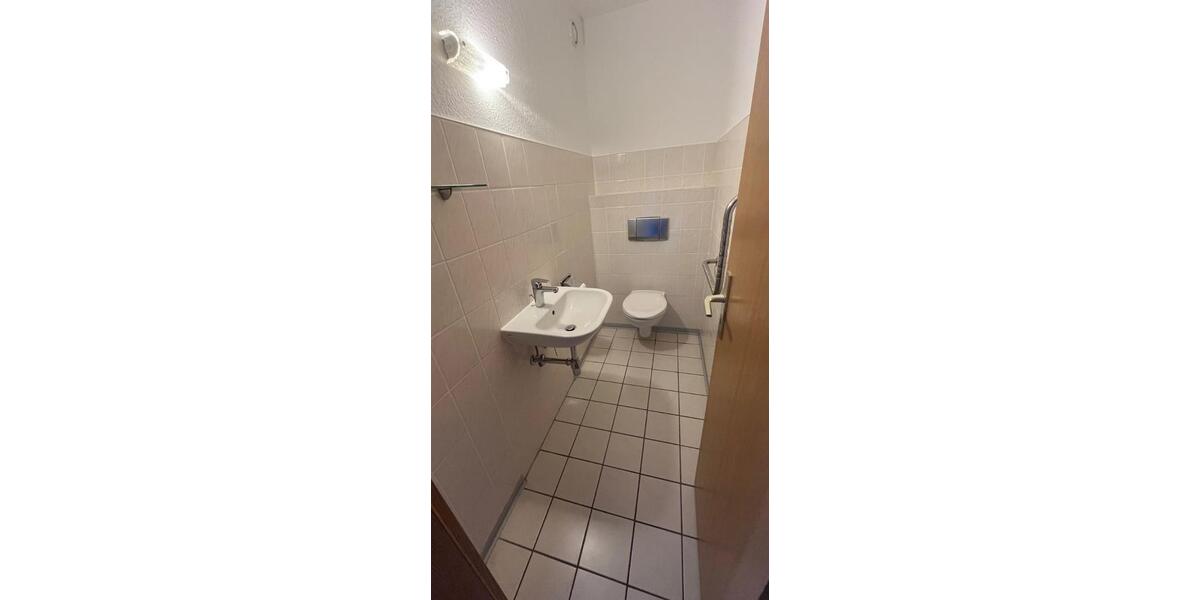 Etagenwohnung Zwickau Auerbach - 3 Zimmer, 80 m&sup2;, 570&euro; | Angebot:25963484