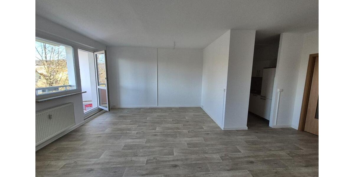 Etagenwohnung Hohenstein-Ernstthal Ernstthal - 3 Zimmer, 69 m&sup2;, 425&euro; | Angebot:24704363