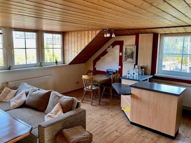 Einfamilienhaus Rodewisch - 1 Zimmer, 145 m&sup2;, 245.000&euro; | Angebot:25662084