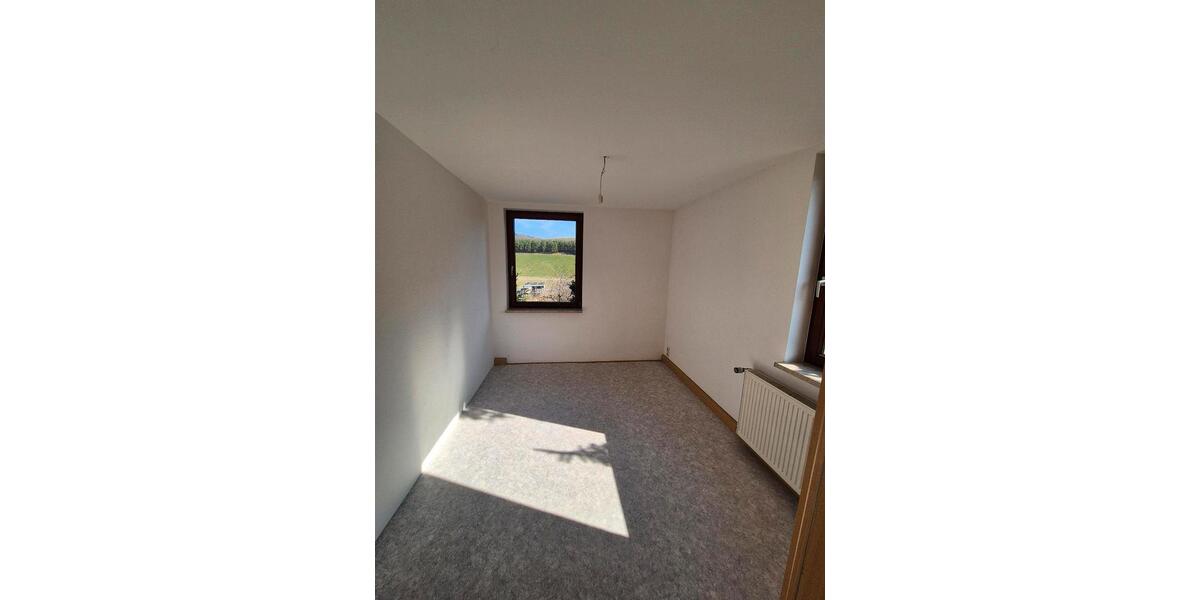 Etagenwohnung Aue-Bad Schlema Bad Schlema - 4 Zimmer, 103 m&sup2;, 600&euro; | Angebot:25839930