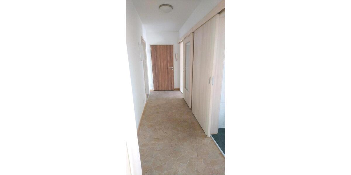 Hochparterre Meerane - 3 Zimmer, 71 m&sup2;, 454&euro; | Angebot:25542141